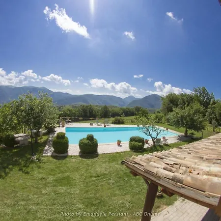 Çiftlik konaklama Santa Serena *